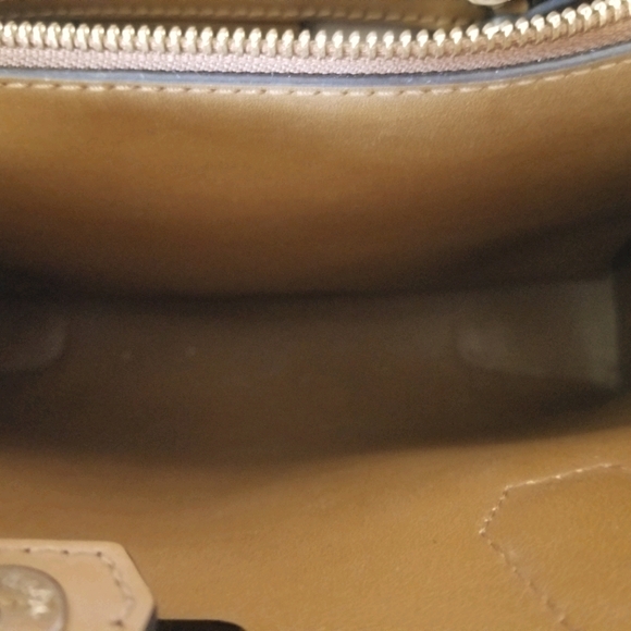 Handbag - Picture 6 of 7